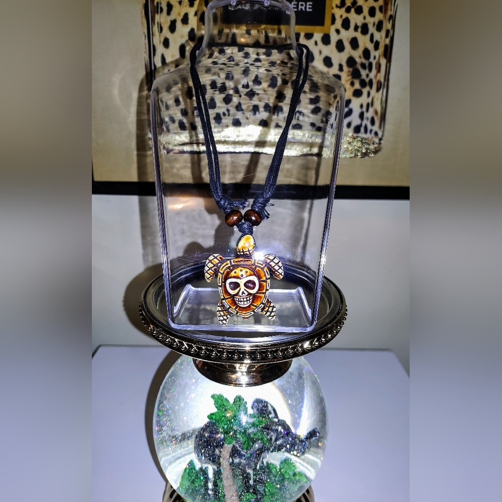 Retro Turtle Shape Pendant Necklaces For Men, Women Casual Accessories NWT